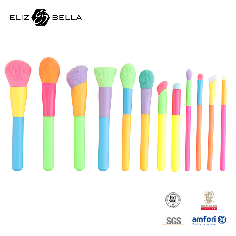 12 pcs renkli plastik sap ve alüminyum ferrule güzellik kozmetik fırça seti örnek