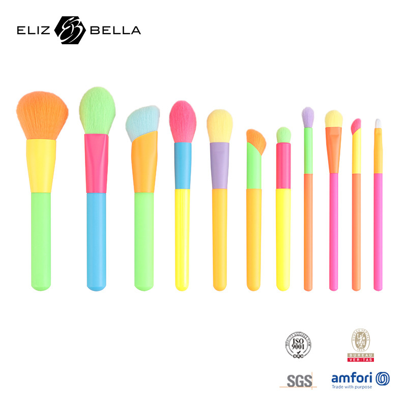 Renkli ahşap sapı ve ferrule özel LOGO ile 12 PCS makyaj fırçaları kabul edilir